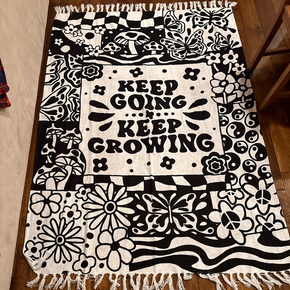 EARTHBOUND Other - Black and White Motivational Rug. / Blanket